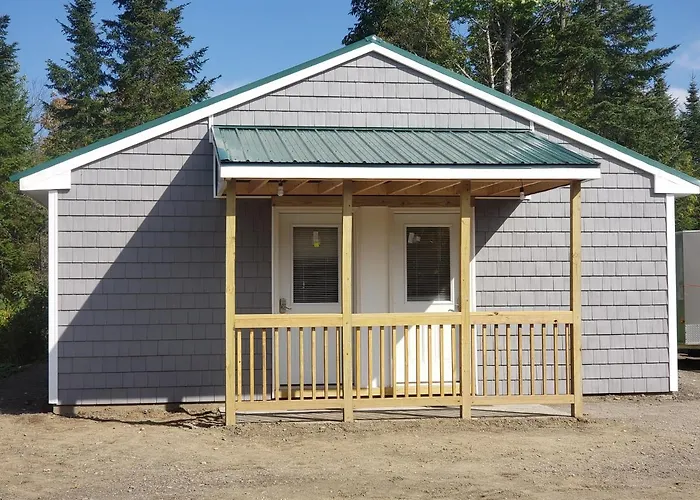 Katahdin\'S Shadow Lodge